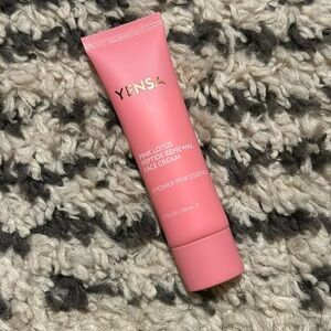 Yensa pink lotus peptide renewal face cream